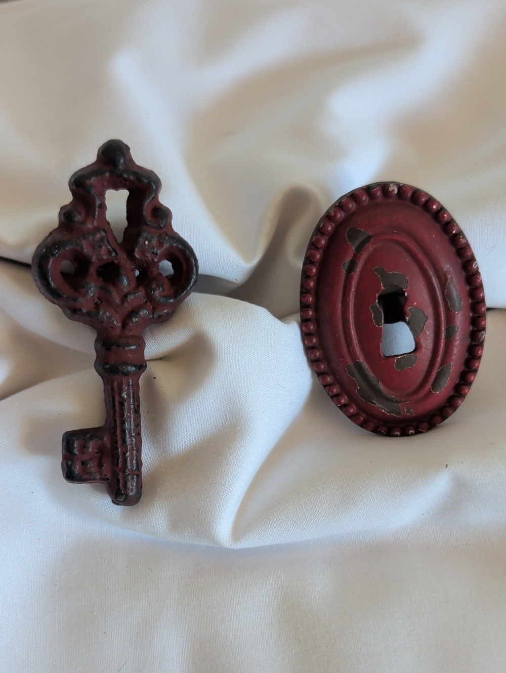 Decorative Antique-Style Red Key & Keyhole Drawer Pulls/Knobs - Set Of 2